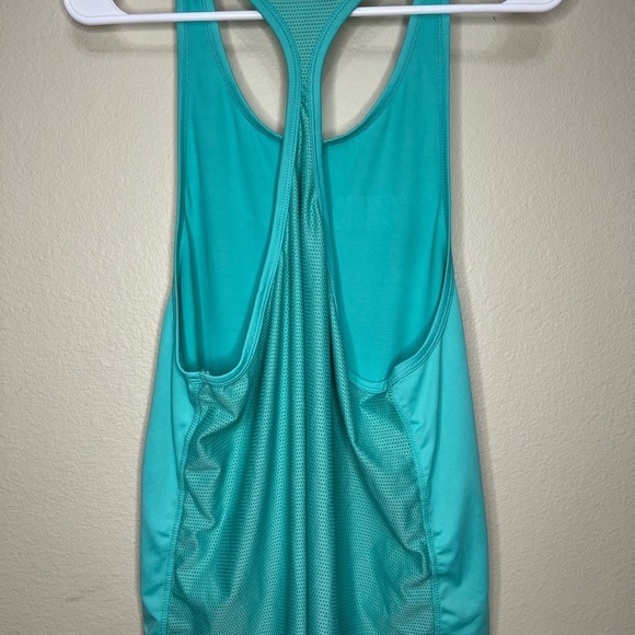 Gymshark Size Medium Tank - Picture 3 of 4